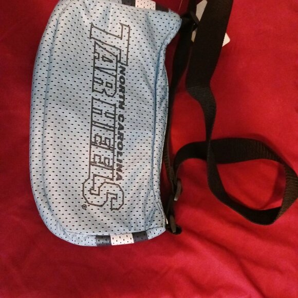 Licenced NCAA Tar Heels Womans Blue Shoulder Bag with Tag - Picture 3 of 8